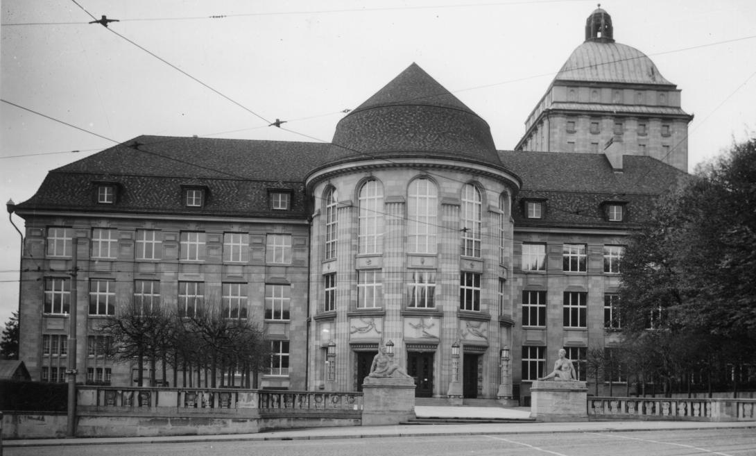 Universität Kollegiengebäude